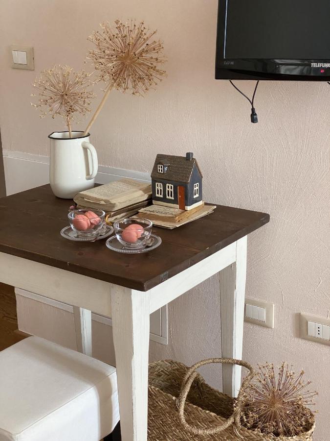 B&B Melloni Street Доло Екстер'єр фото