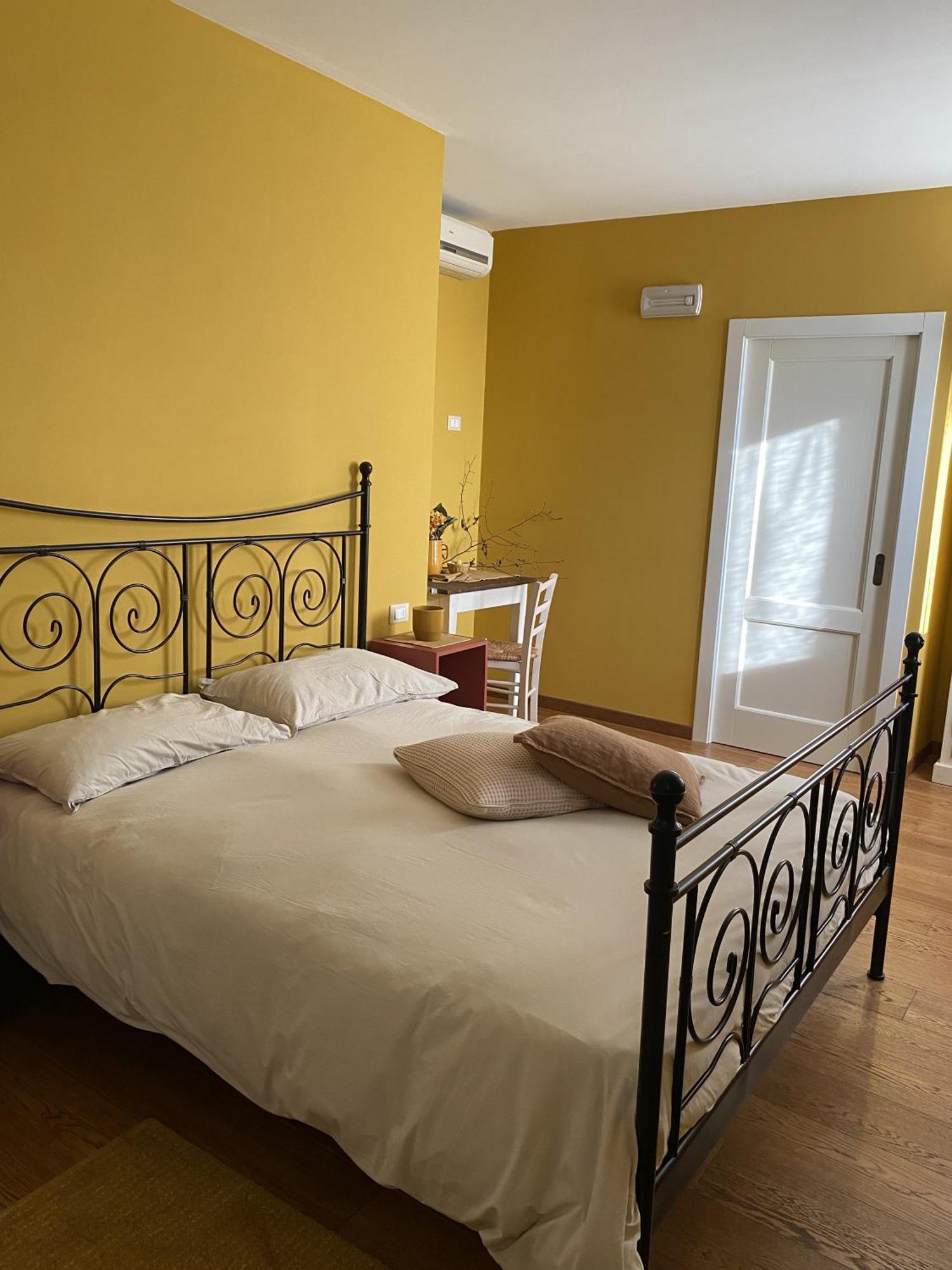 B&B Melloni Street Доло Екстер'єр фото